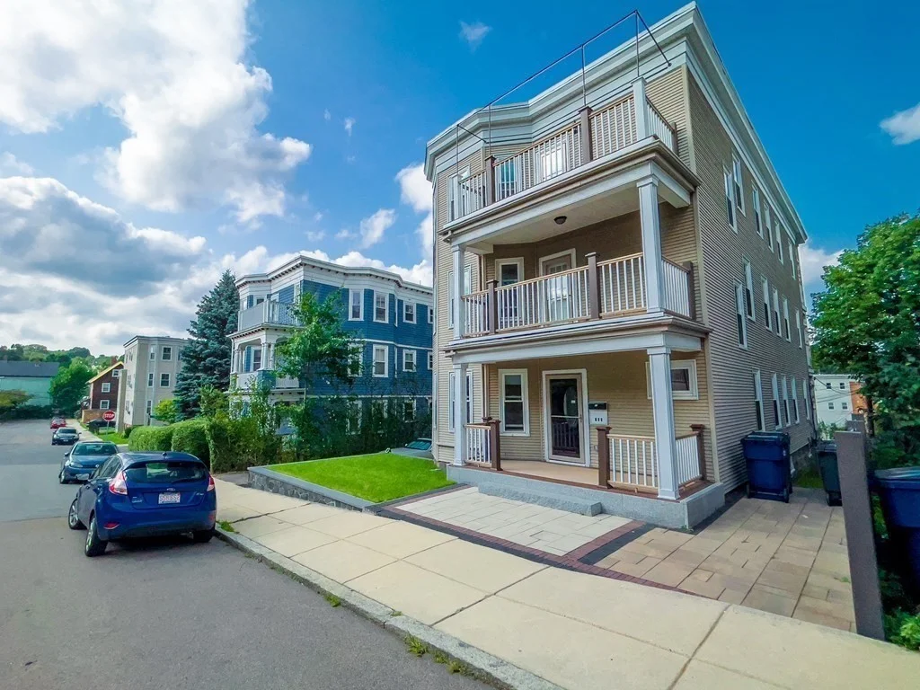 24 Montvale St, Roslindale