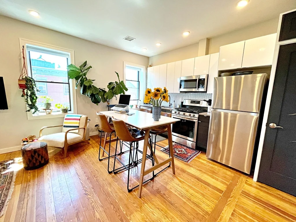 64 Frankfort St, East Boston