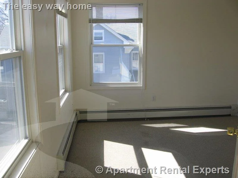 8 Pearl St, Tufts