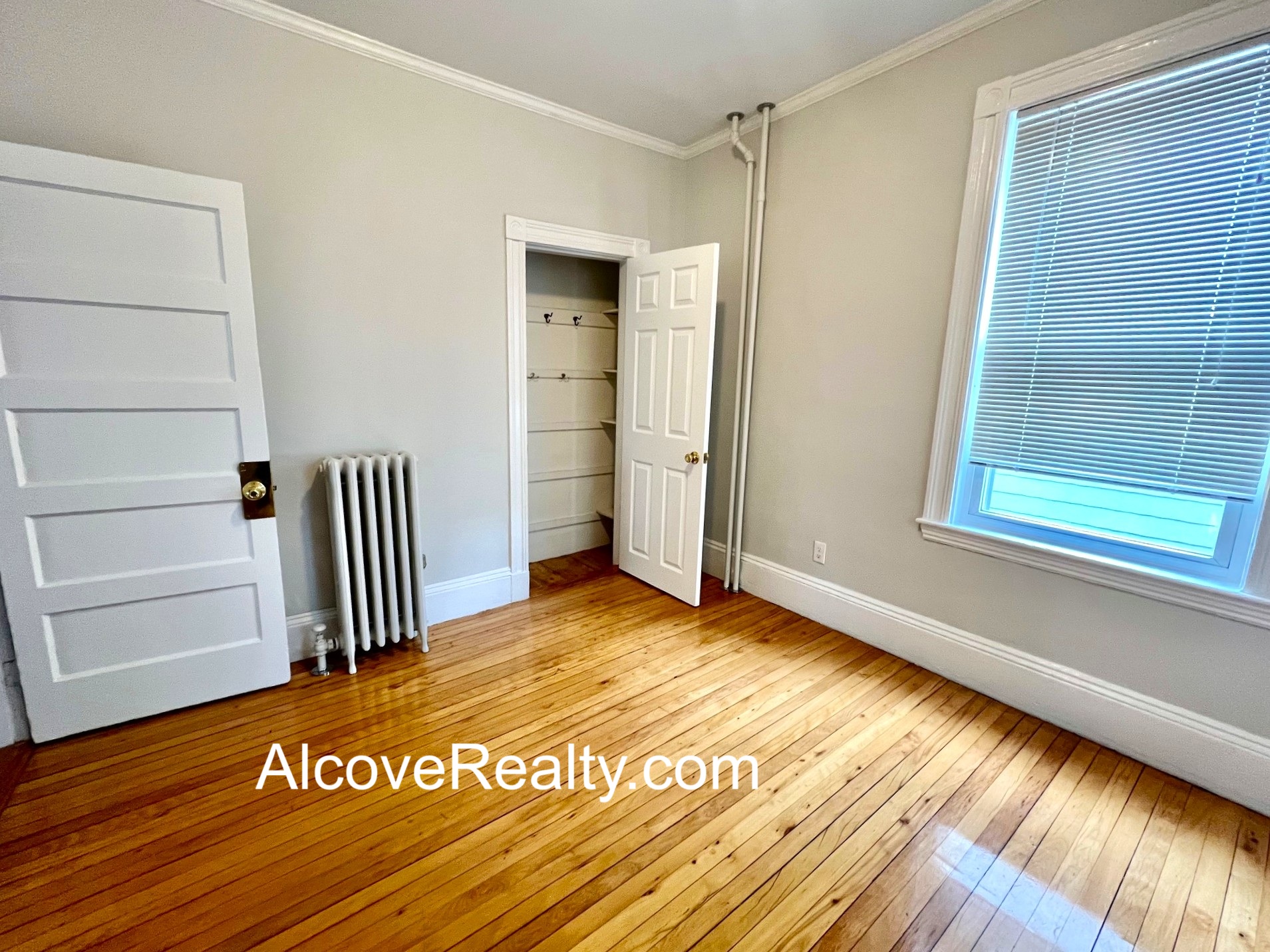 15 Farragut Ave, West Somerville