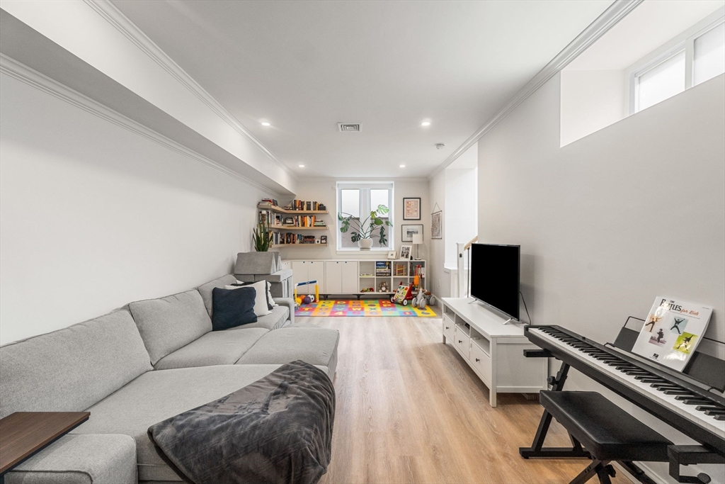 172 Orchard St, Watertown