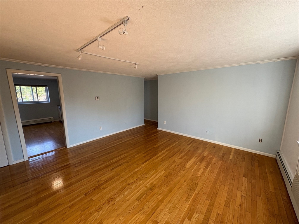 28 Bryon Rd, Chestnut Hill