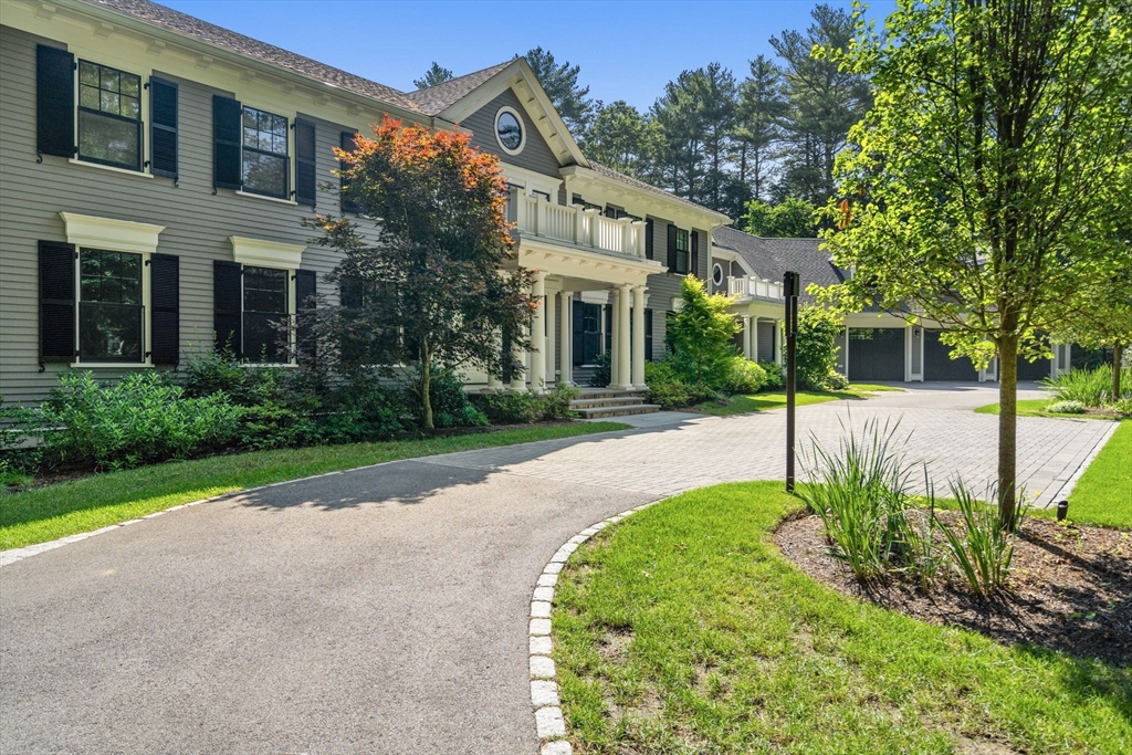 73 Chestnut St, Weston