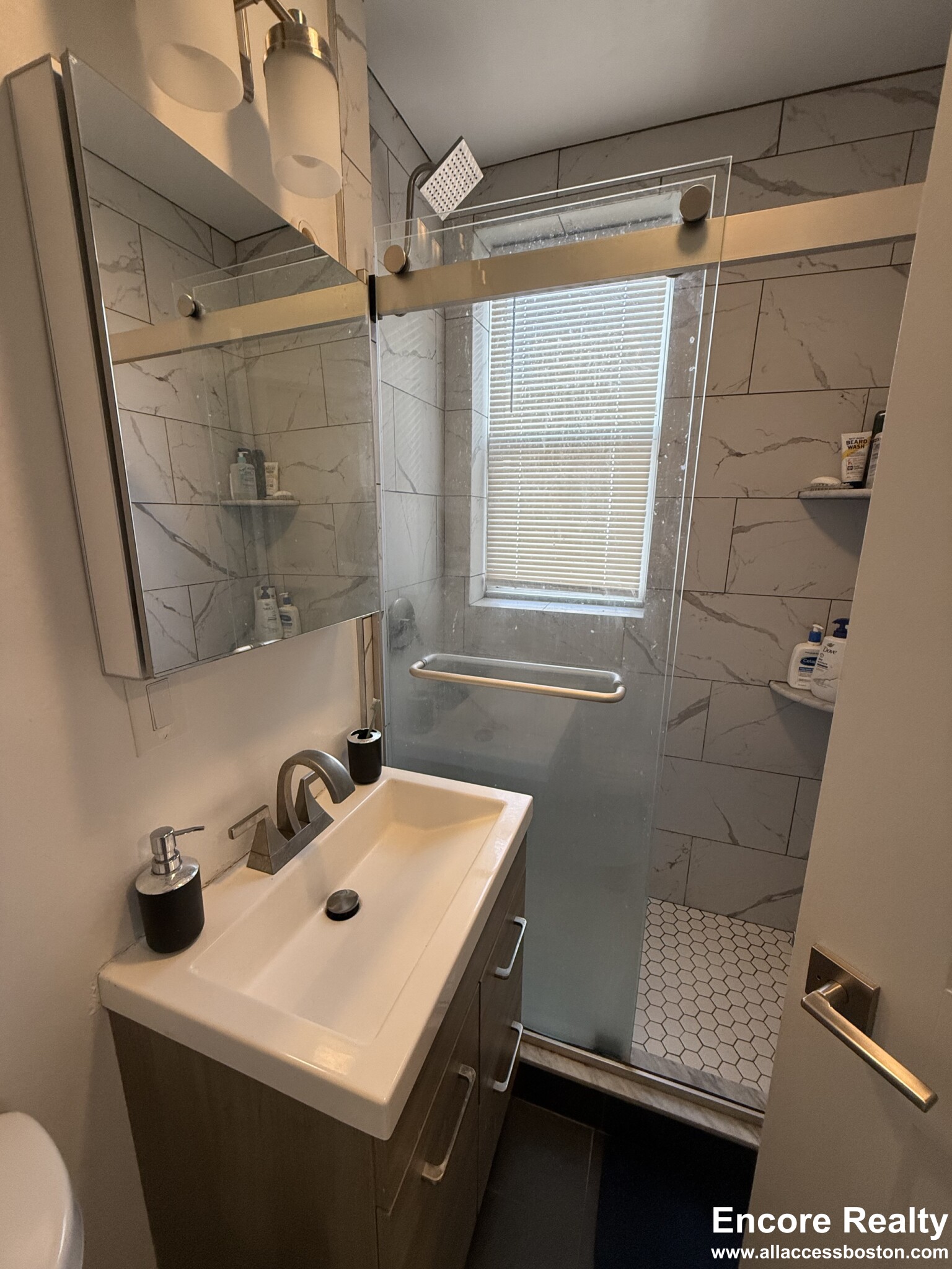 28 Queensberry St, Fenway