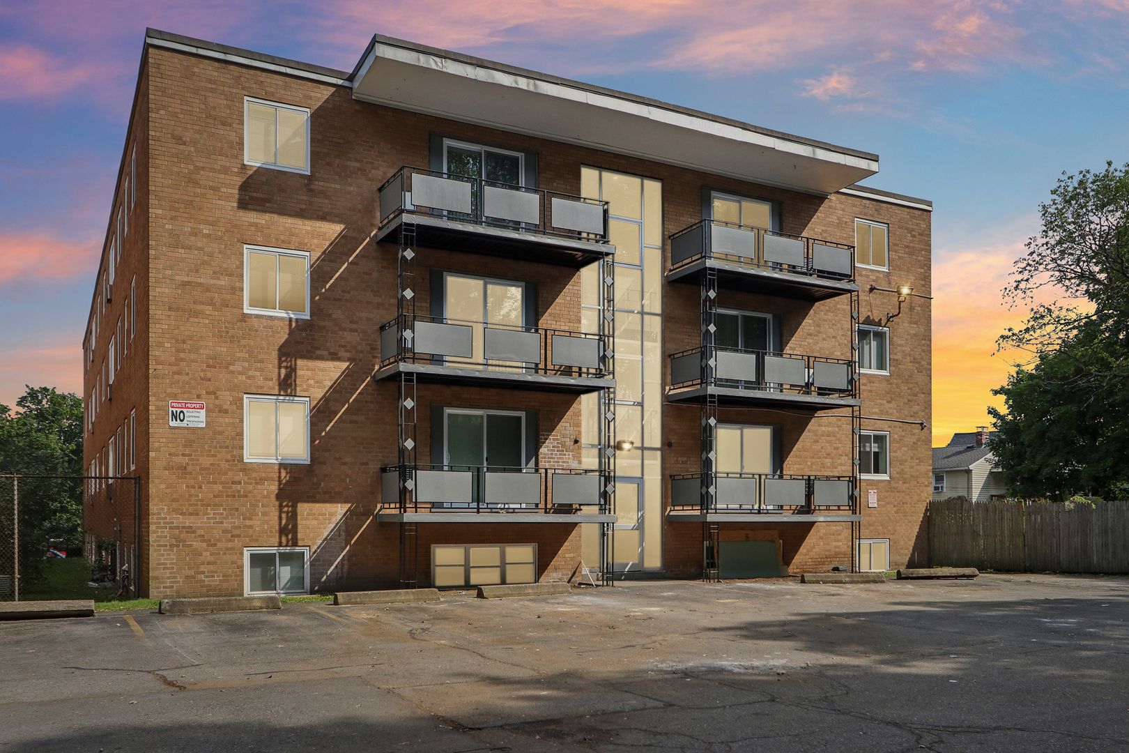 1045 River St, Hyde Park