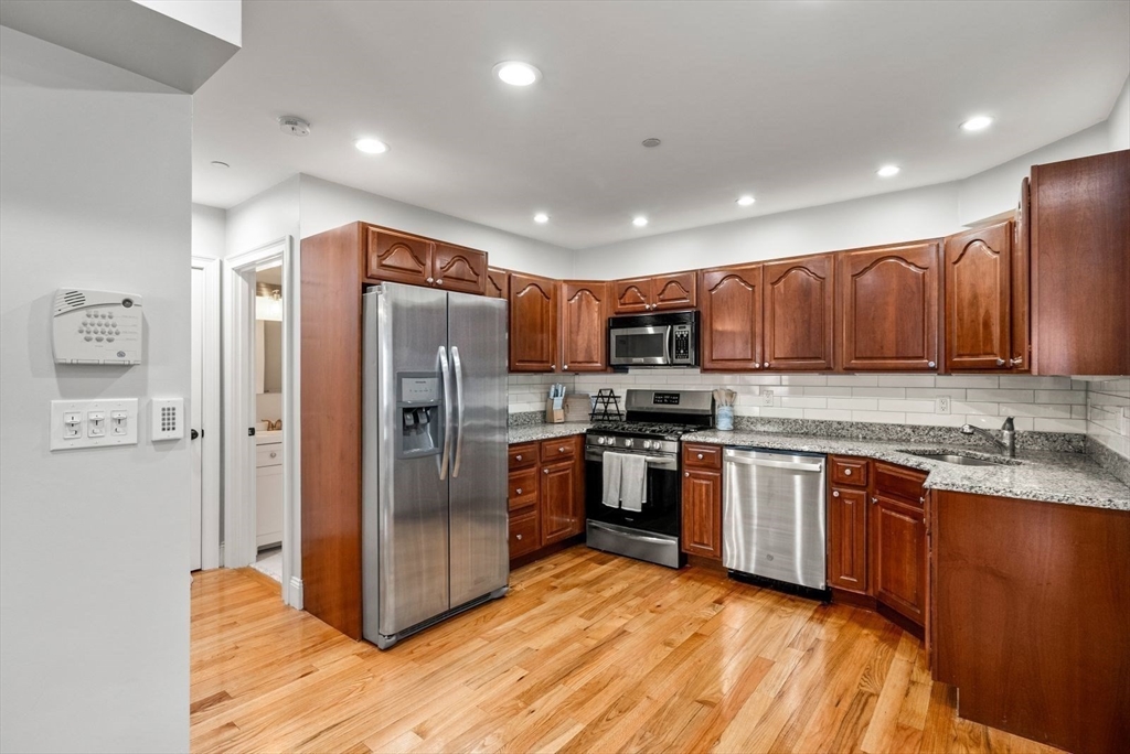 120 West 7th, South Boston