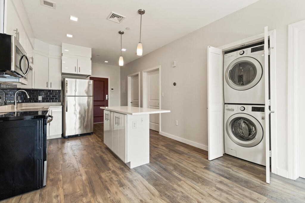 10 Essex St, Central Square