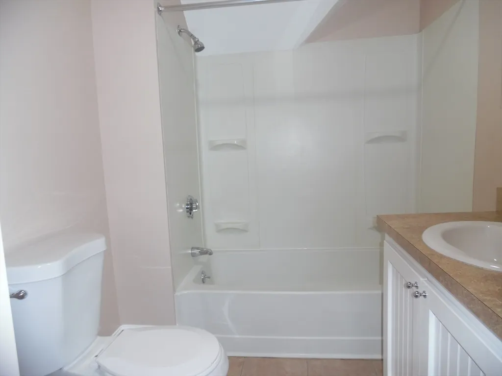 1199 Rodman St, Fall River