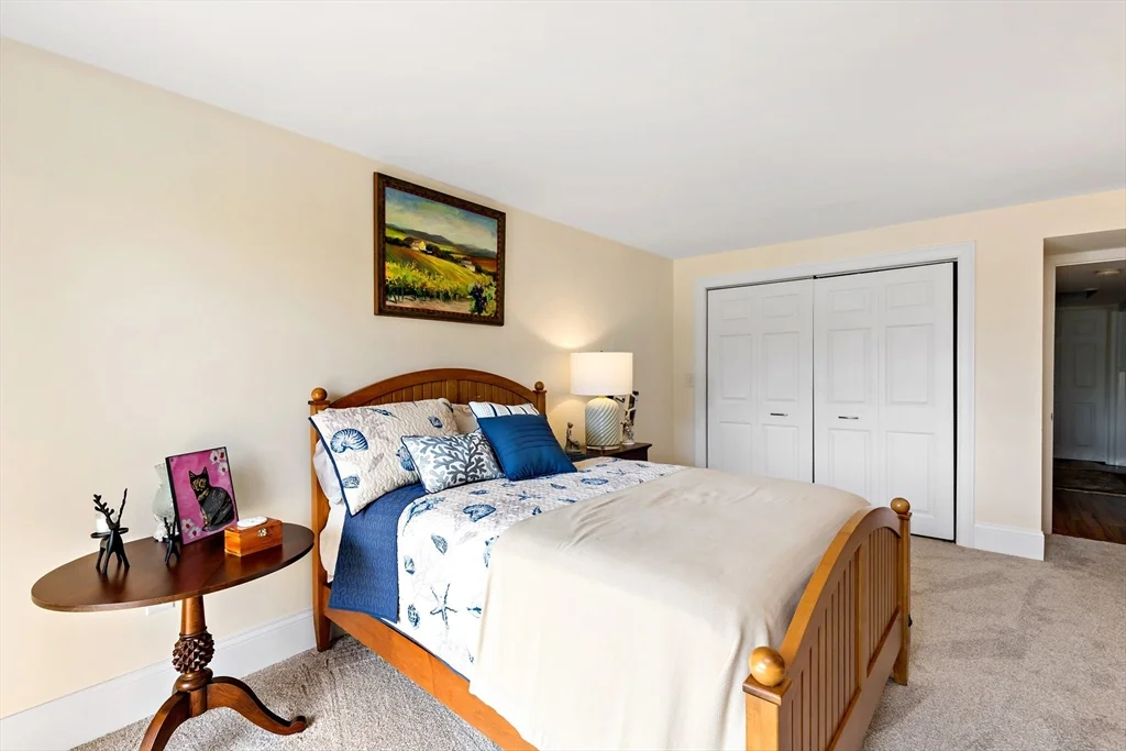 24 Ships View Ter, Buzzards Bay