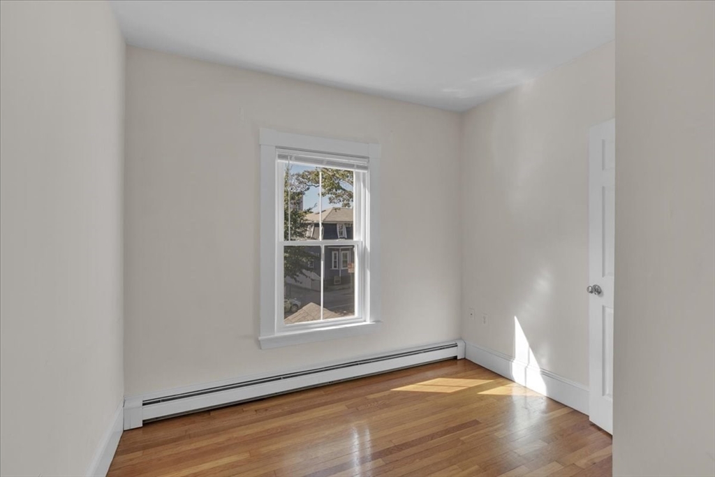 325 Western Ave, Riverside