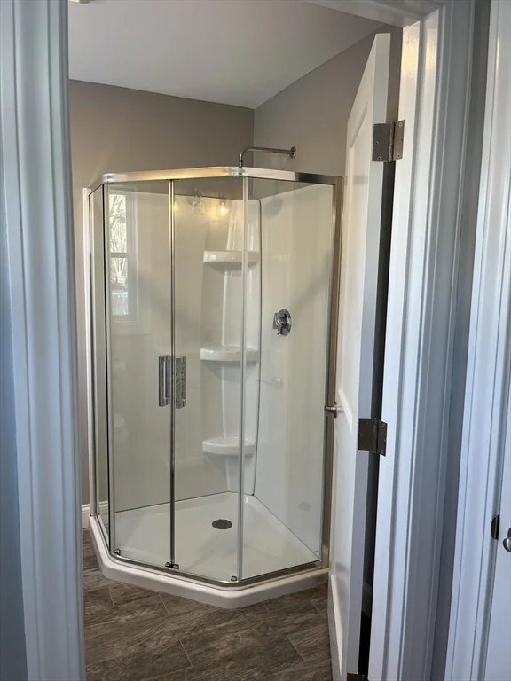 14 Cherry Rd, Beverly