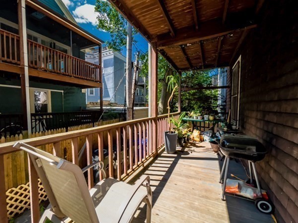 8 Parkton Rd, Jamaica Plain