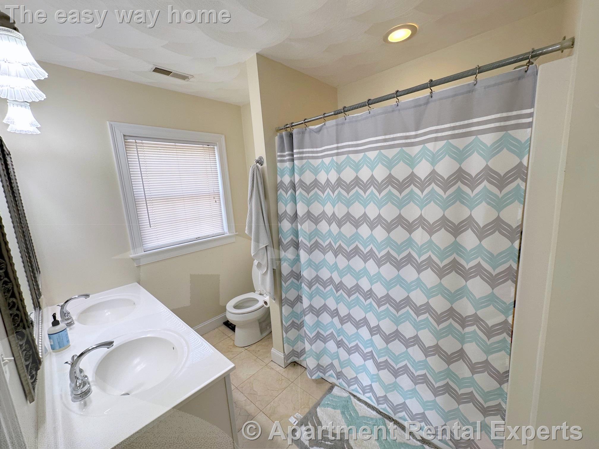 6 Farmers Circle, Arlington Center