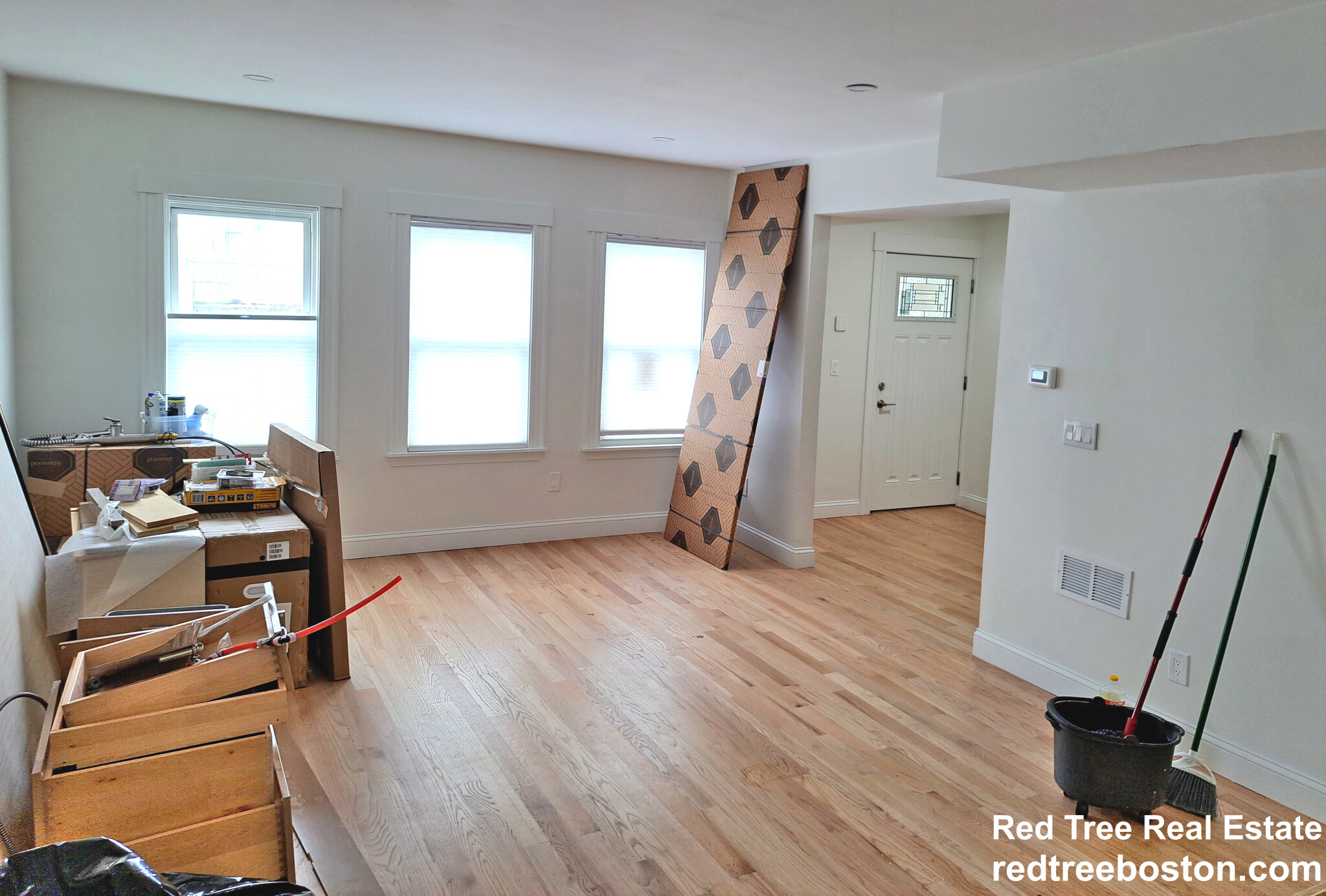 194 Cedar St, Powder House Square