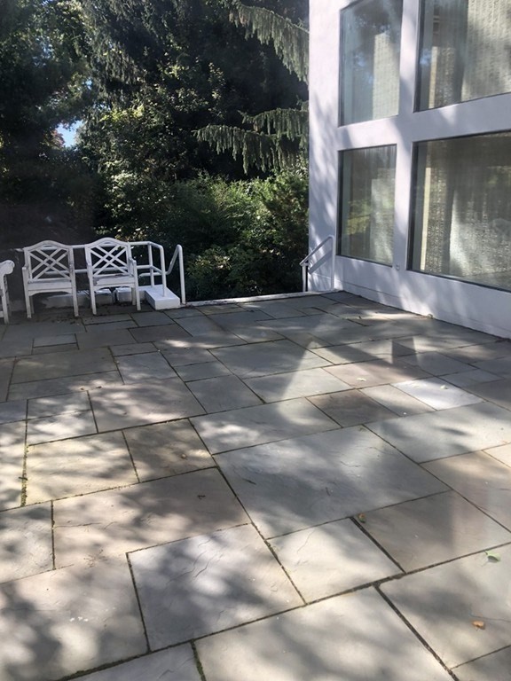 132 Yarmouth Rd, Brookline