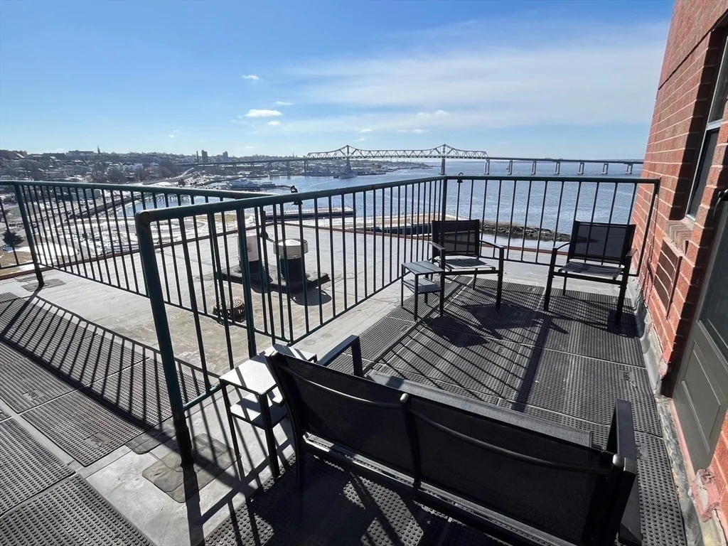 750 Davol St, Fall River