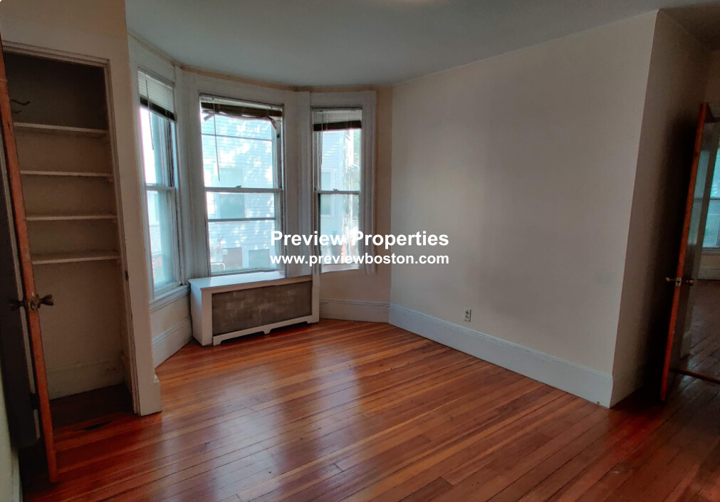 381 Harvard St, Mid Cambridge