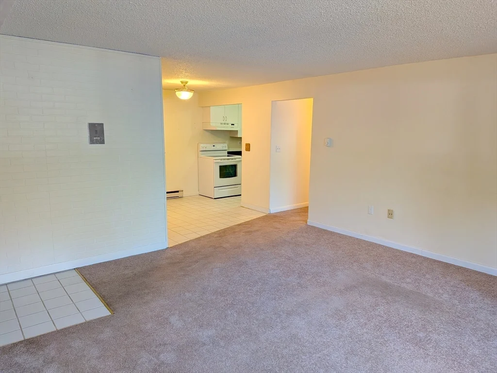 16 Juniper Rd, North Attleboro