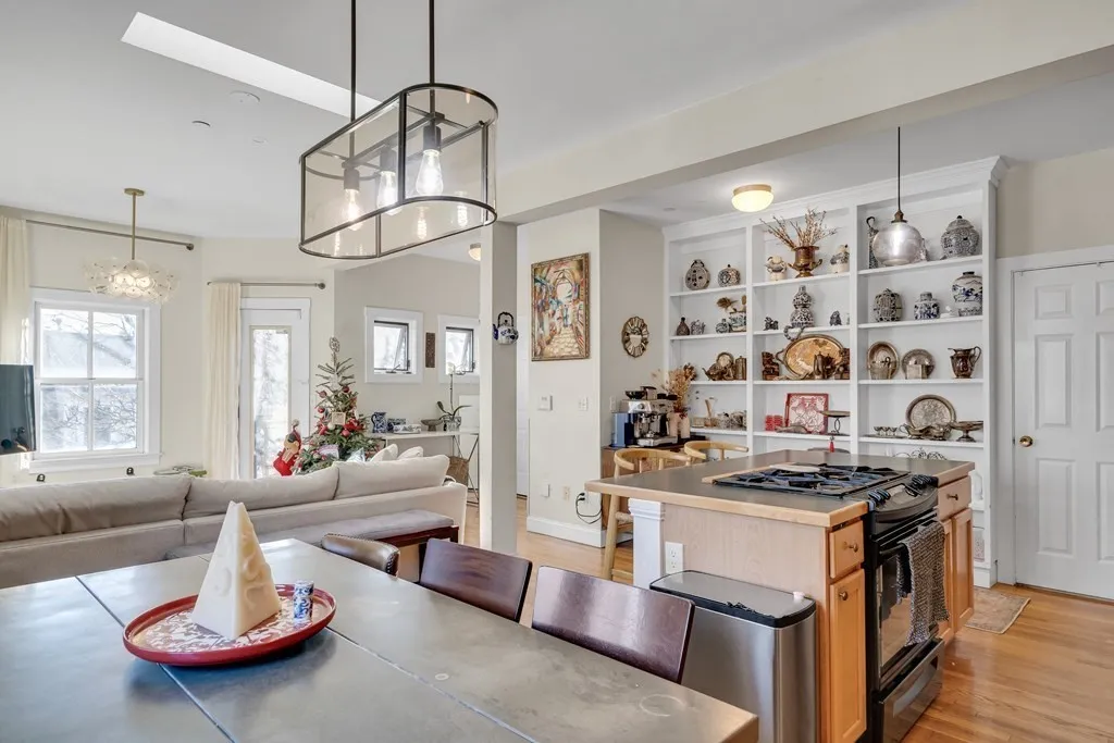 275 River St, Cambridgeport