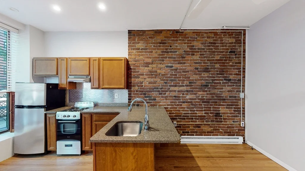 476 Shawmut Ave, South End