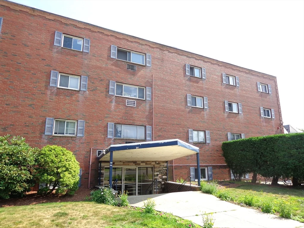 183 Mount Auburn St, Watertown