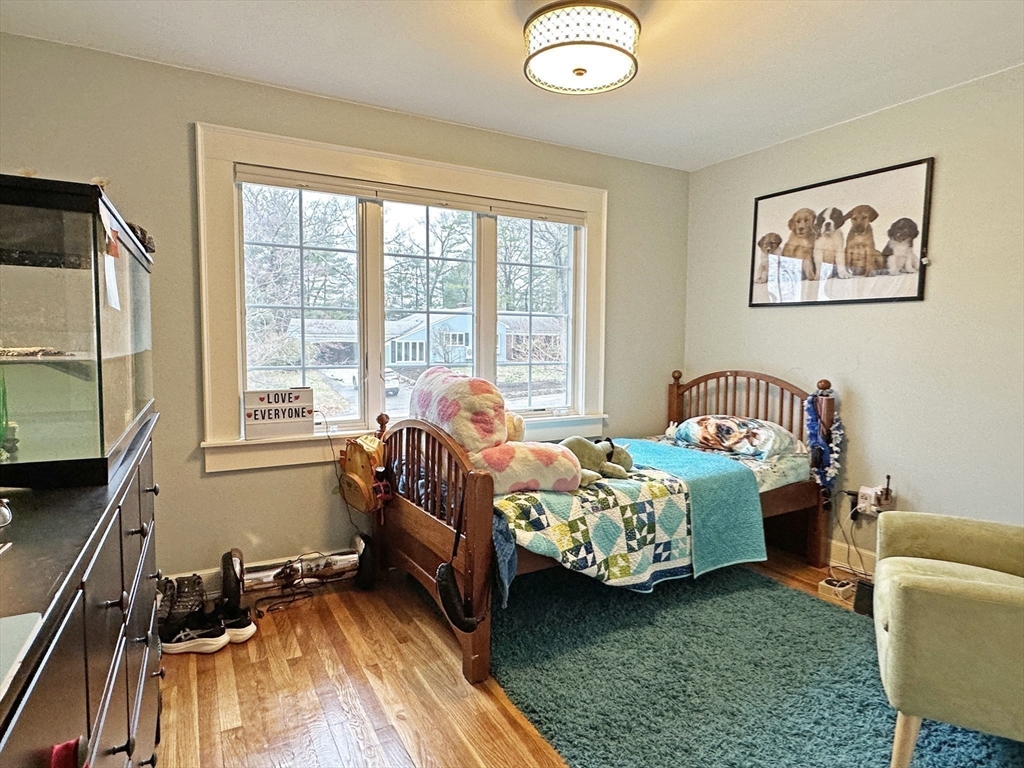 9 Lantern Rd, Belmont