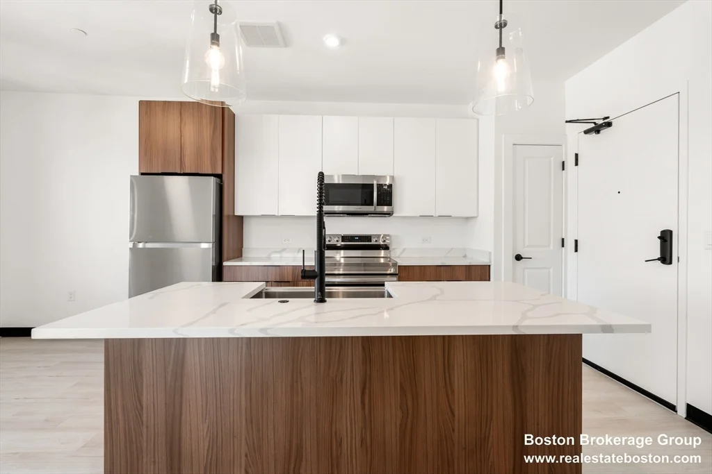 600 Broadway, South Boston