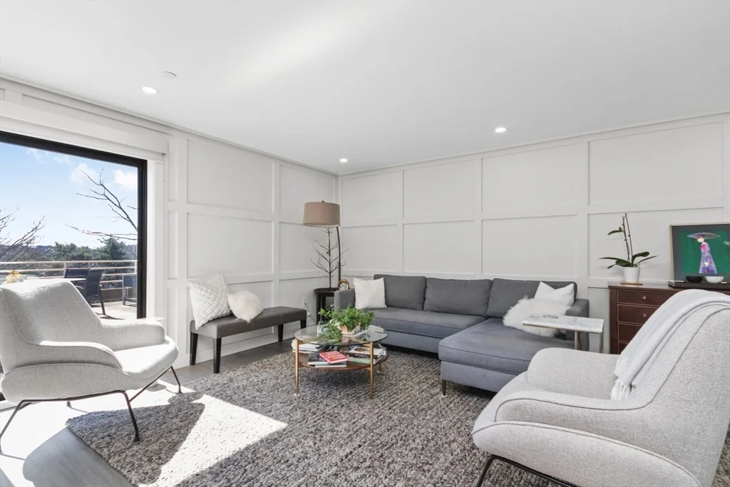 199 Coolidge Ave, East Watertown