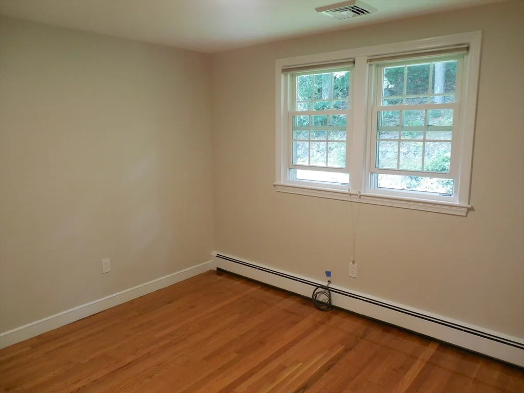 166 Totten Pond Rd, Piety Corner