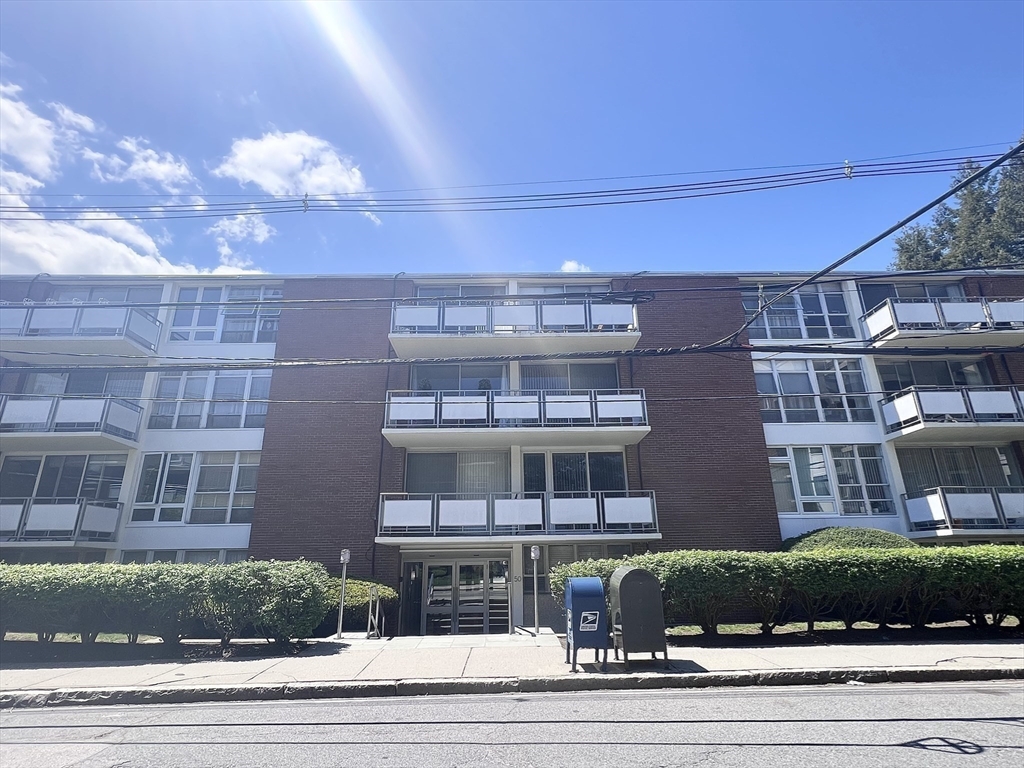 50 Park St, Brookline