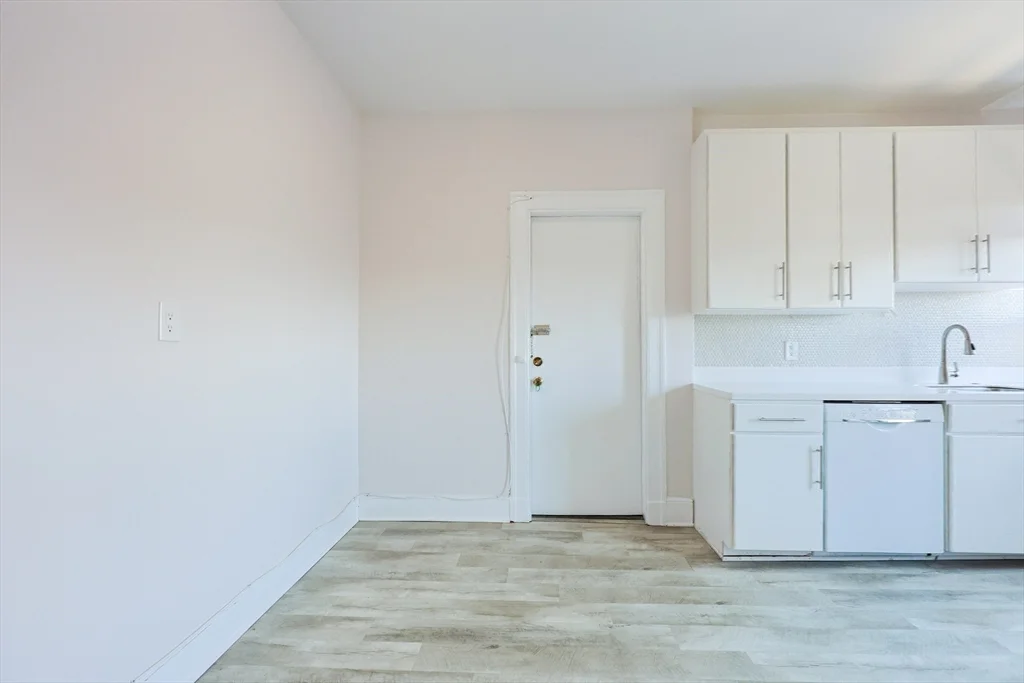 857 Beacon St, Fenway