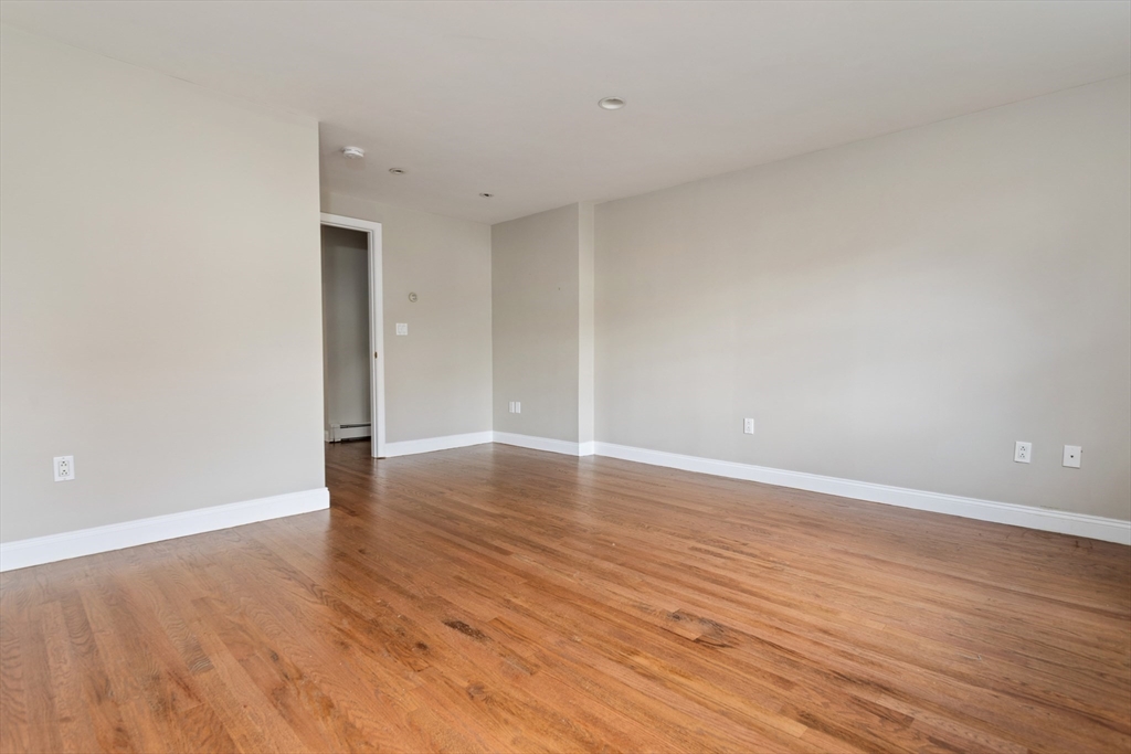 28 Salem St, Wakefield