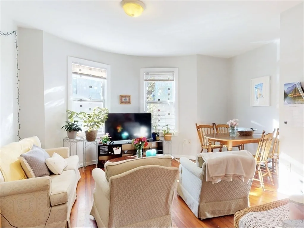 32 S Huntington, Mission Hill