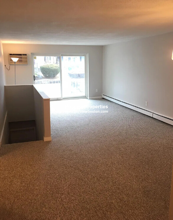 73 Charlesbank Rd, Newton Corner