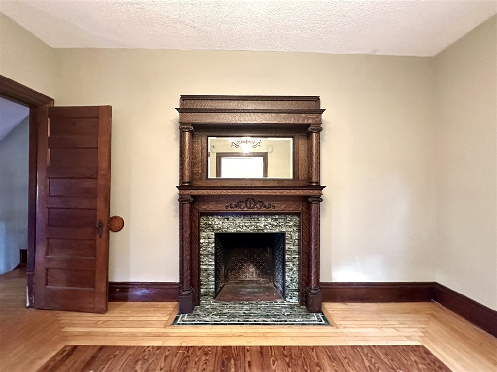 256 Maple St, Fall River