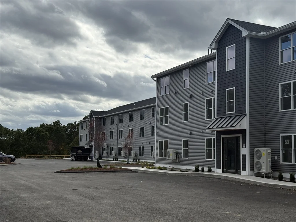 251 Sladen St, Dracut