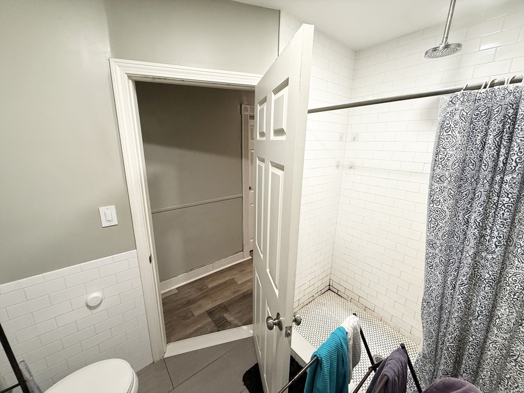 4A Weld Ave, Roxbury