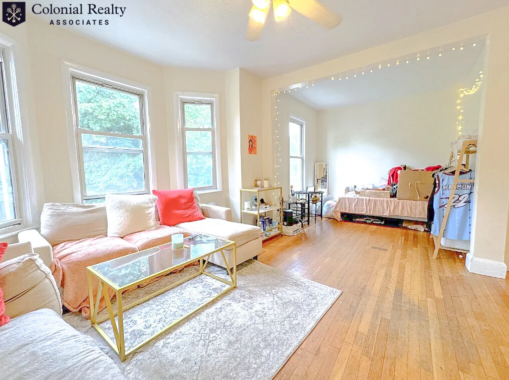 220 Freeman St, North Brookline