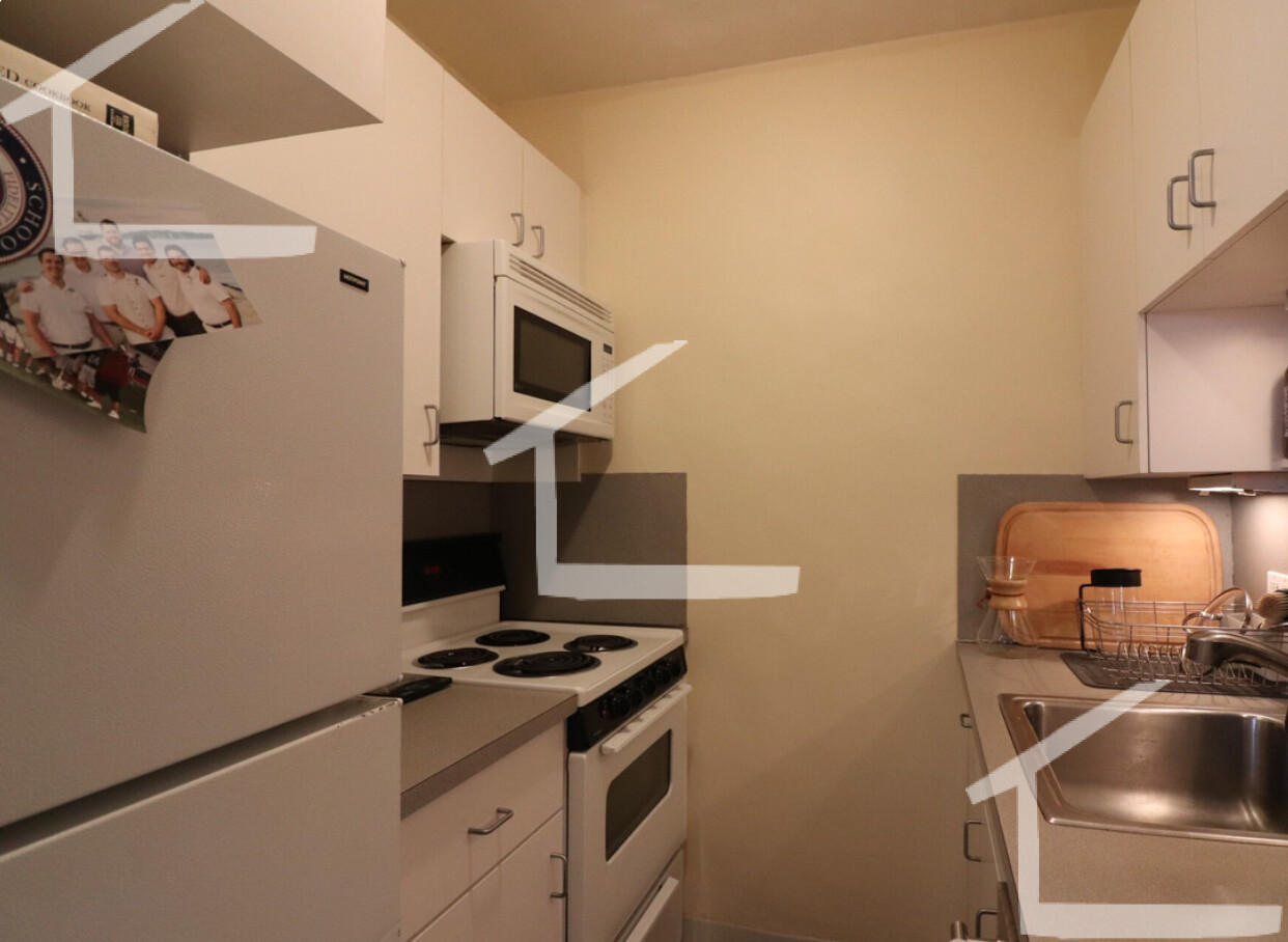 1748 Beacon St, Brookline