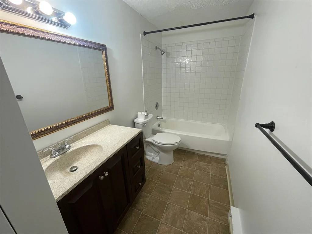 17 Village Rock Ln, Natick