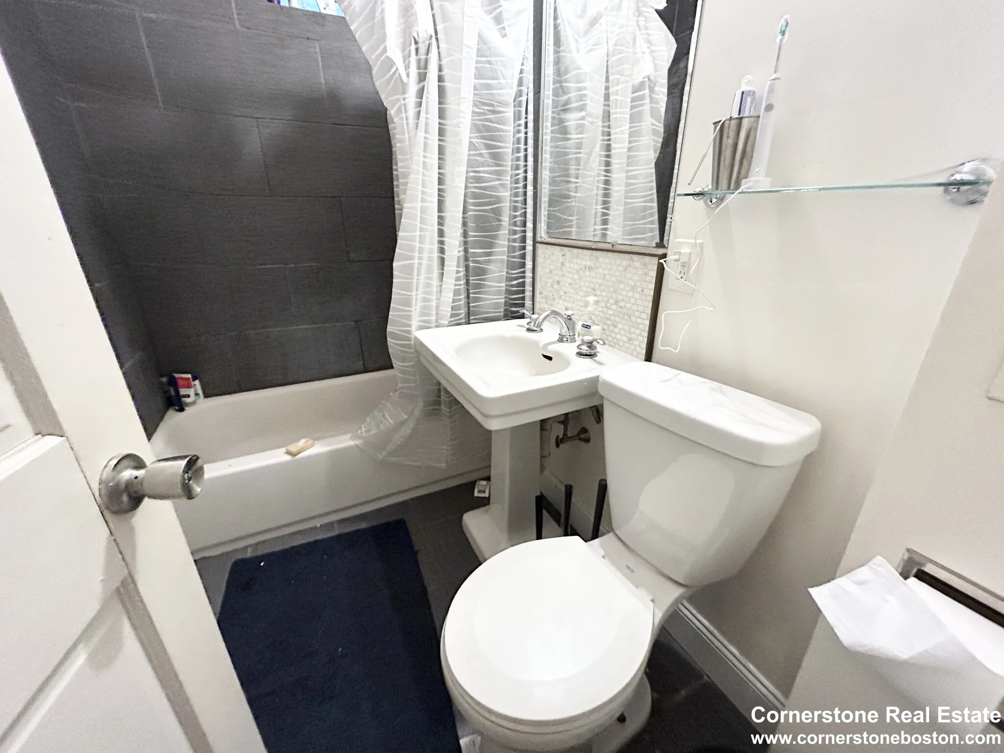 55 Hillside St, Mission Hill