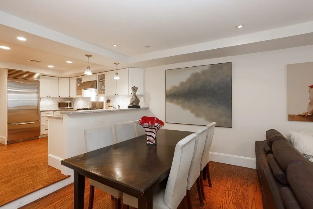 20 Braddock Park, South End