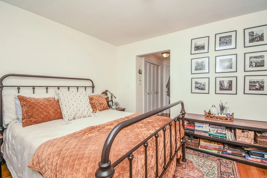 99 Bartlett St, Charlestown