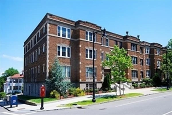 2025 Commonwealth Ave, Brighton