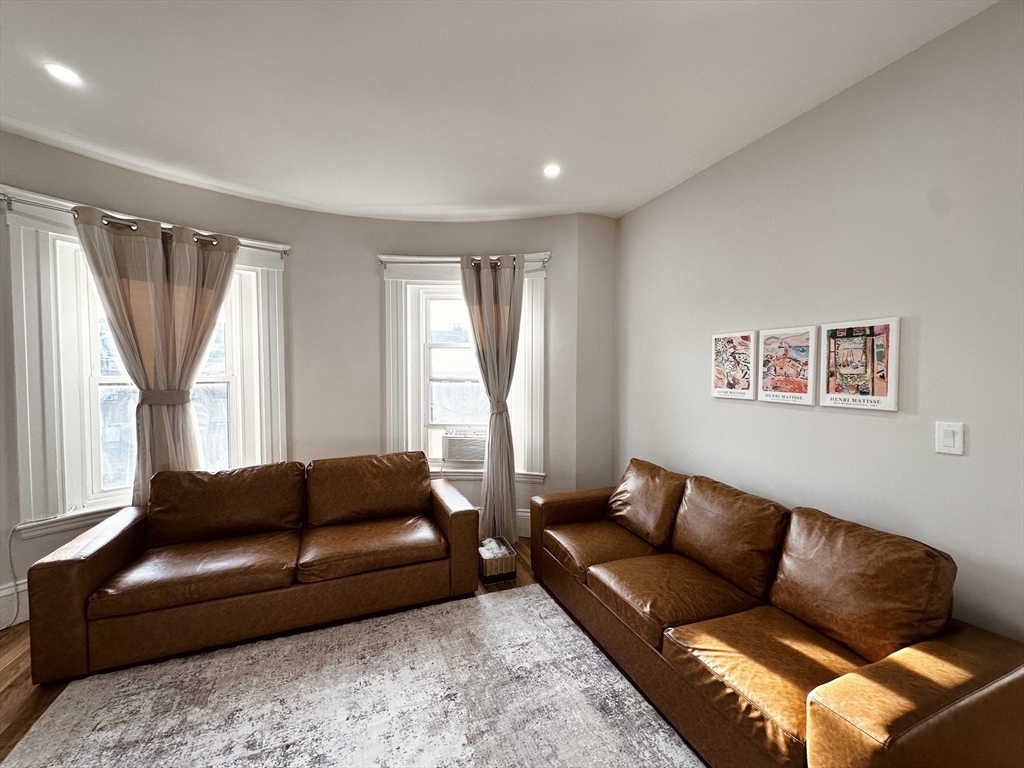 670 Massachussetts Ave, South End