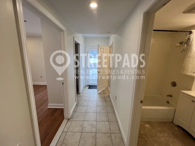 8 Glencoe St, Oak Square