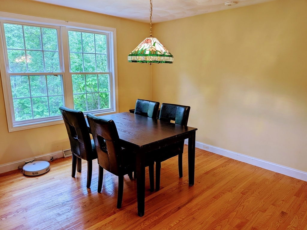 7 Van Norden Rd, Burlington