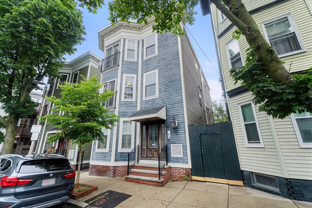 192 W 6th St, South Boston