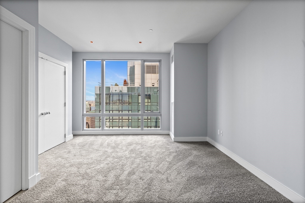 500 Atlantic Ave, Waterfront