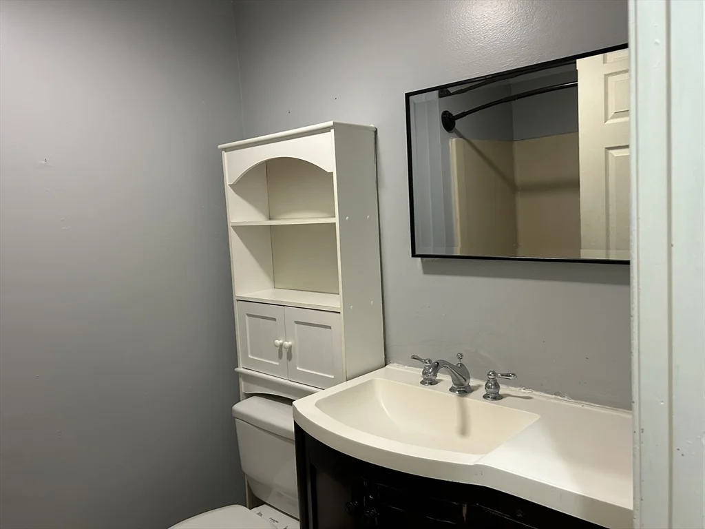 569 Winthrop St, Rehoboth